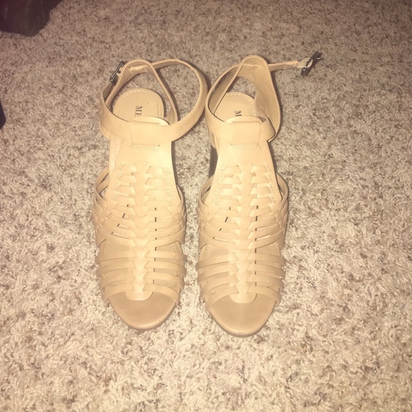 Women's size 8 merona heels.