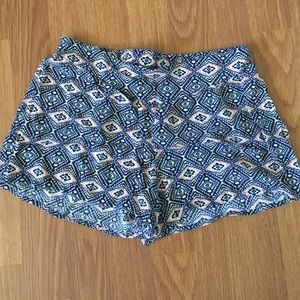 Patterned flowy shorts