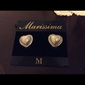 CLIP-ON EARRINGS.   NEW