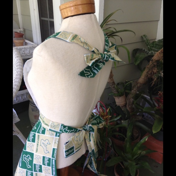 USF Ruffle Apron - Picture 2 of 2