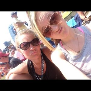 Meet your Posher, Shelli