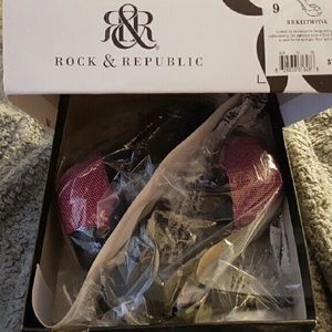 Black & Pink stilletos