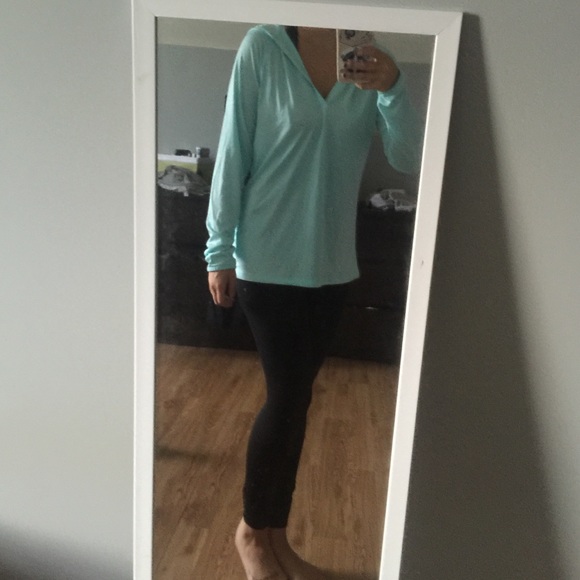 Light Blue Under Armour Long Sleeve With Hood - Picture 3 of 4