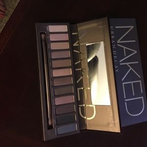 Urban decay naked eyeshadow pallet.