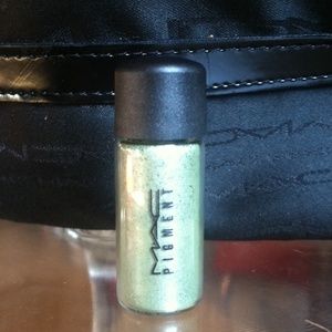 MAC PIGMENT "GILDED GREEN" LE WEEKEND SALE!🎉