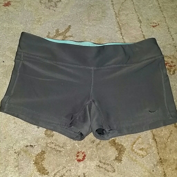 Nike dryfit shorts size large