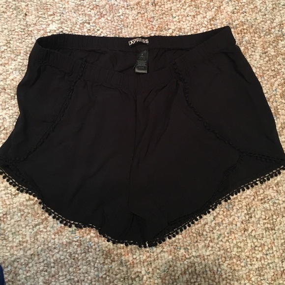 Express Shorts - Picture 4 of 4