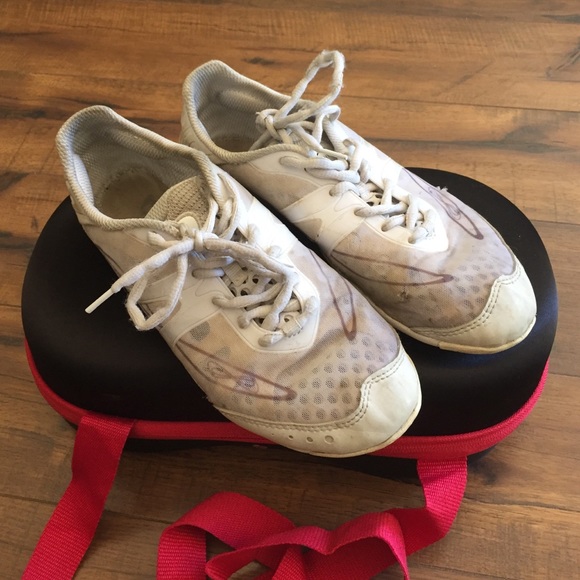 nfinity vengeance cheer shoes