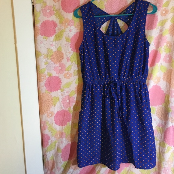 Polka dot dress with pockets