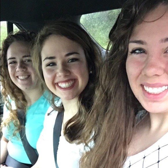 Meet your Posher, Courtney