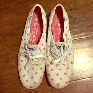 Pink stars and white Keds