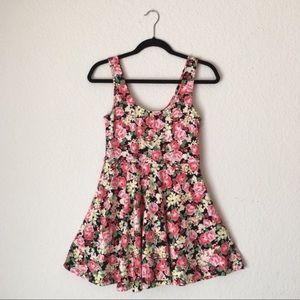 💜 F21 Floral Casual Dress 💜