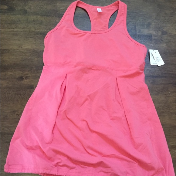 NEW WITH TAGS GapFit tank top