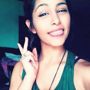 Meet your Posher, Marina