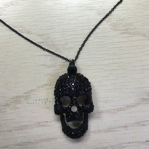 Brand new rhinestone skull necklace 💀