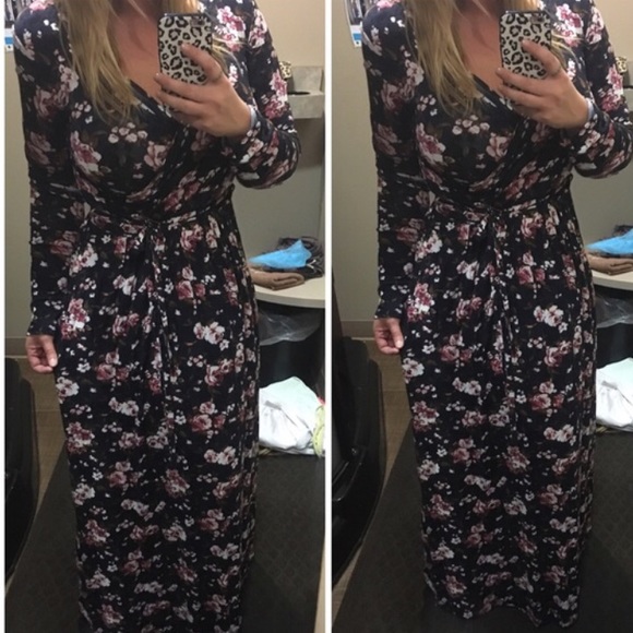 Beautiful floral maxi in Mocha - Picture 4 of 4