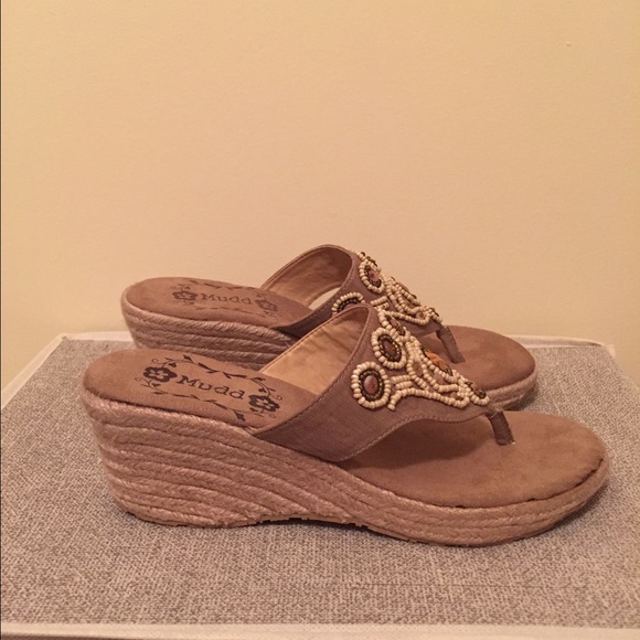 Mudd wedge sandals