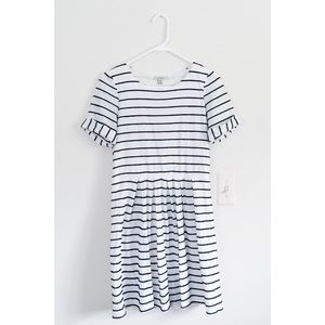 Anthropologie / Bordeaux scallop striped dress