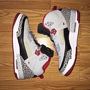 Jordan Spizike BG (grade school size)