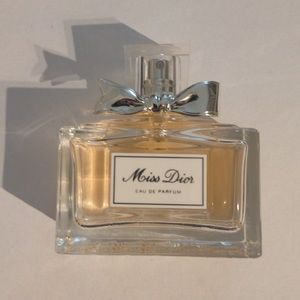 Price reduced ! Miss Dior eau de parfum 1.7 ounces