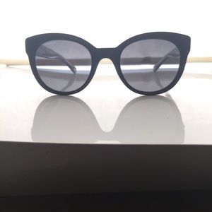 🎯SOLD🎯 Burberry sunglasses