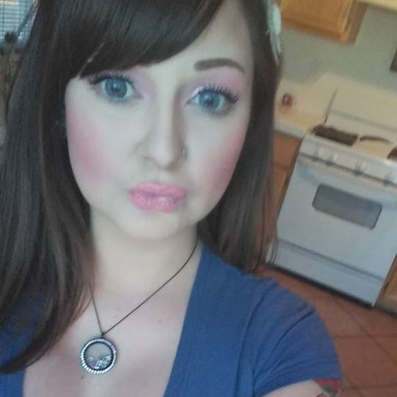 Meet your Posher, Nicole