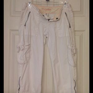 American Eagle cropped cargo capris