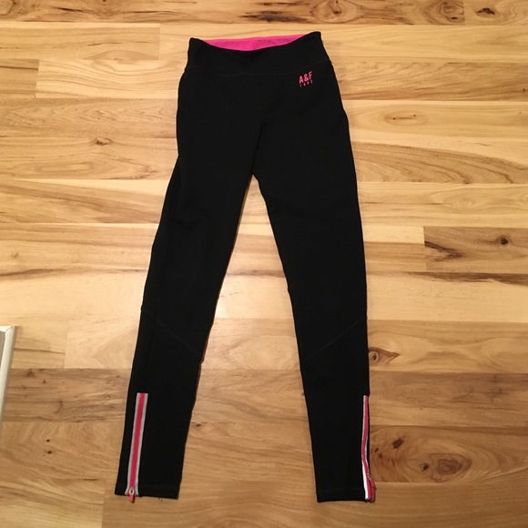 Navy blue Abercrombie leggings with pink zippers!!
