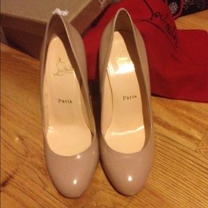 Christian Louboutin Classic Nude Pumps 😍