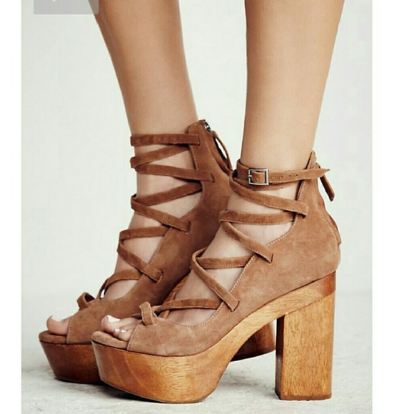 🚫SOLD🚫 - NWT Bella Platform Sandal from FP - Picture 2 of 3