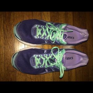 Asics running shoe size 10