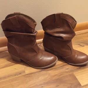 Mudd slouchy ankle boots- like new! Worn once.