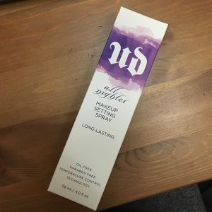 *BRAND NEW* ✨Urban Decay Makeup Setting Spray✨