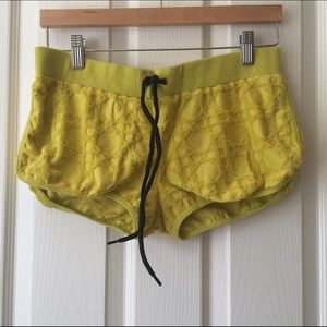 Roxy Mustard Yellow Shorts 🍯