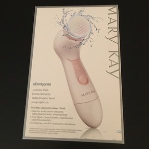 Brand New Mary Kay Skinvigorate Cleaning Brush