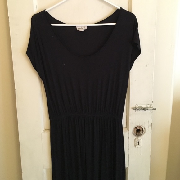 *Donating Soon* Puella maxi dress - Picture 2 of 3