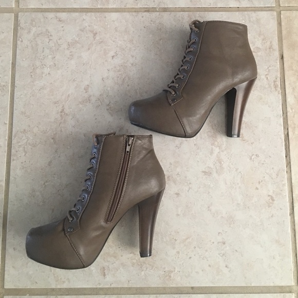Charlotte Russe Heeled Booties!! - Picture 1 of 3