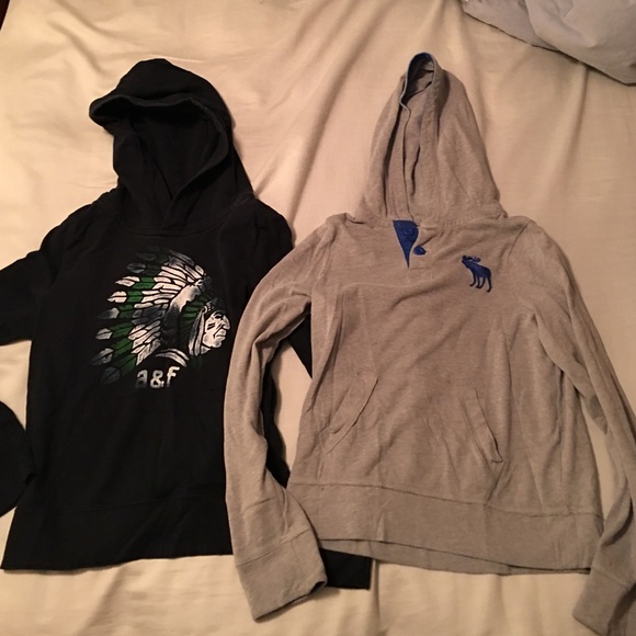 abercrombie kids Other - 2 A&F boys hooded shirts size small.