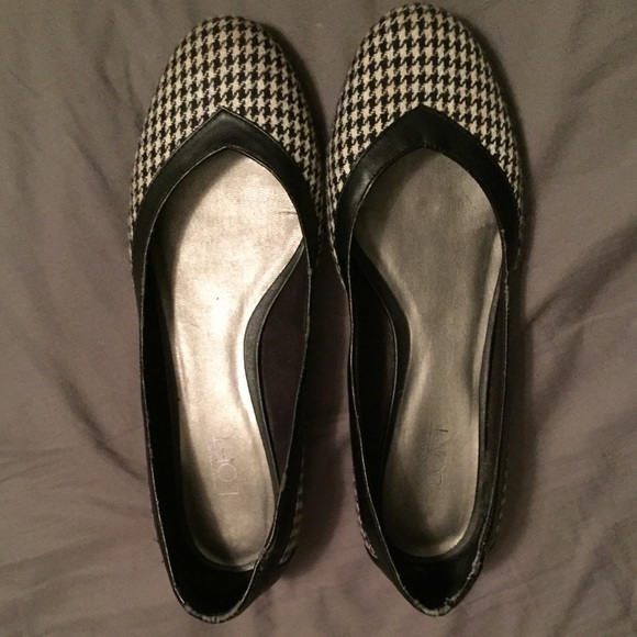 Loft ballet flats