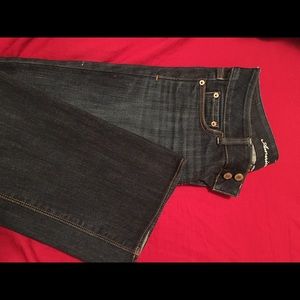 American eagle size 4 dark wash artist jeans