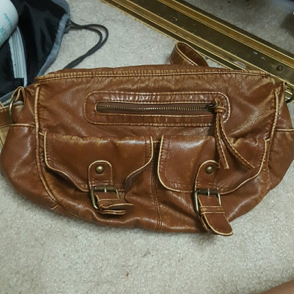 Brown leather crossbody bag