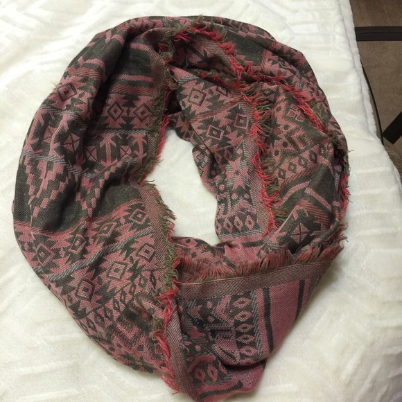 Infinity scarf - Picture 2 of 2