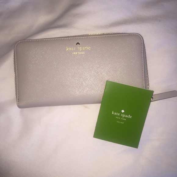 kate spade Handbags - NWT Kate spade wallet