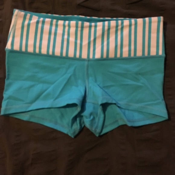 Lululemon reversible yoga shorts