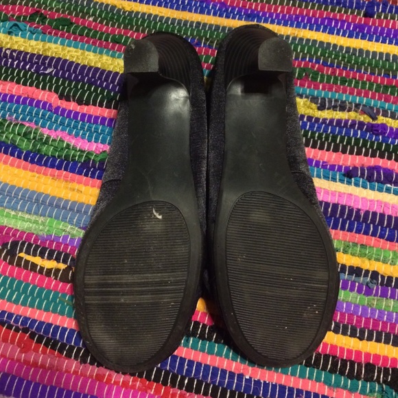 Heels - Picture 3 of 3