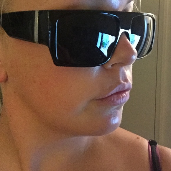 Sunglass bundle! - Picture 4 of 4