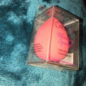 Beauty blending sponge