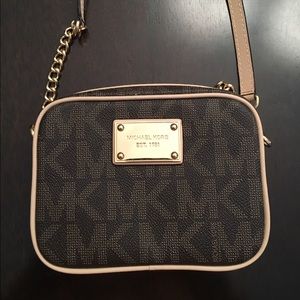 Michael Kors women jetset cross body