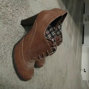 Cute brown boots