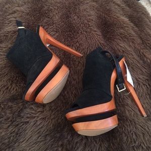 Jessica Simpson black suede platform heels size 8